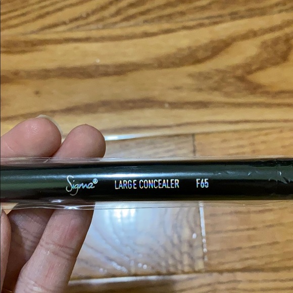 Sigma Large Concealer brush F65 - Picture 3 of 3